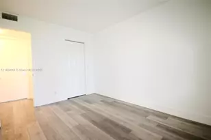 301 SW 135th Ave, Pembroke Pines, FL 33027 - Photo 17