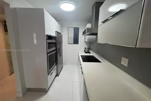 100 Lincoln Rd, Miami Beach, FL 33139 - Photo 17