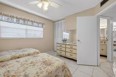 4706 NW 36th St #402, Lauderdale Lakes, FL 33319 - Photo 23
