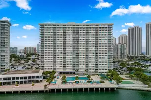 300 Bayview Dr, Sunny Isles Beach, FL 33160 - Photo 33