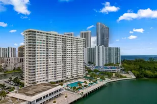 300 Bayview Dr, Sunny Isles Beach, FL 33160 - Photo 5