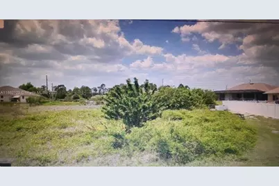 718 Euston Ave, Lehigh Acres, FL 33974 - Photo 1
