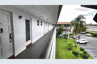 5200 Washington St #302, Hollywood, FL 33021 - Photo 9