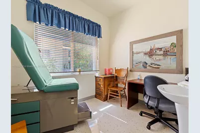 45 NW 4th St, Homestead, FL 33030 - Photo 7