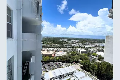 2750 NE 183rd St #2707, Aventura, FL 33160 - Photo 17