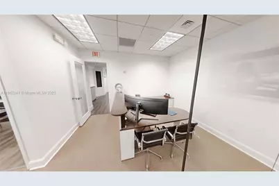 175 SW 7th St #1612, Miami, FL 33130 - Photo 11