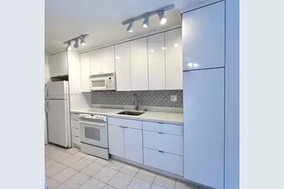 818 Meridian Ave #8, Miami Beach, FL 33139 - Photo 1