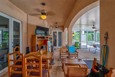 8366 SW 193rd St, Cutler Bay, FL 33157 - Photo 9