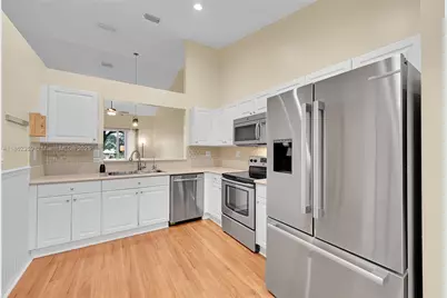 7401 S Aragon Blvd #5, Sunrise, FL 33313 - Photo 17