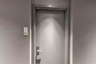 1300 Brickell Bay Dr, Miami, FL 33131 - Photo 5