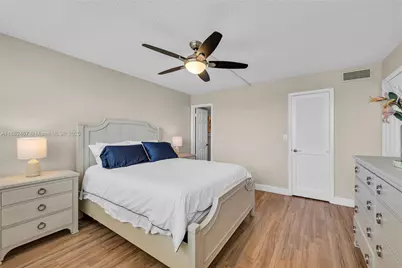 9320 S Hollybrook Lake Dr #203, Pembroke Pines, FL 33025 - Photo 7