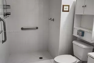 681 S Hollybrook Dr, Pembroke Pines, FL 33025 - Photo 29