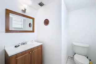 1401 NE Miami Gardens Dr, Miami, FL 33179 - Photo 19