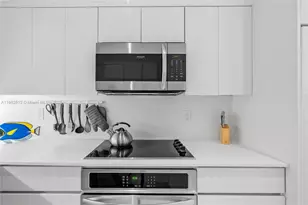 1500 Bay Rd, Miami Beach, FL 33139 - Photo 15