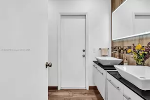 20350 Highland Lakes Blvd, Miami, FL 33179 - Photo 49