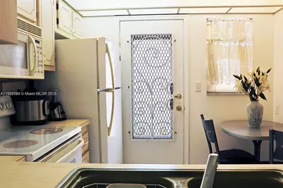 319 NE 14th Ave #505, Hallandale Beach, FL 33009 - Photo 9