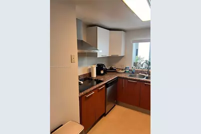 170 SE 14th St #1504, Miami, FL 33131 - Photo 5