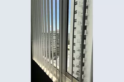 170 SE 14th St #1504, Miami, FL 33131 - Photo 13