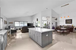 211 Cameron Ct, Weston, FL 33326 - Photo 15