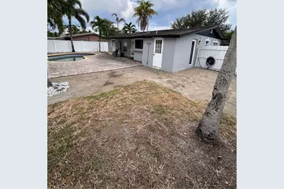 221 NE 24th St, Pompano Beach, FL 33064 - Photo 15