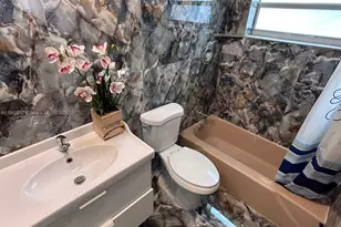 221 NE 24th St, Pompano Beach, FL 33064 - Photo 11