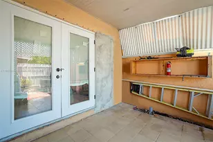 1705 W 57th St, Hialeah, FL 33012 - Photo 23