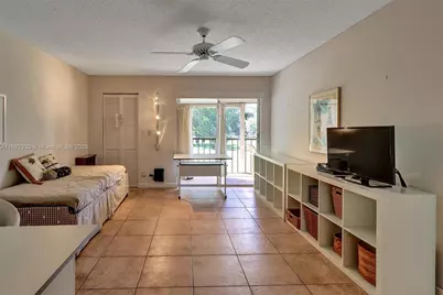 5860 NW 44th St #214, Lauderhill, FL 33319 - Photo 7