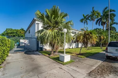 13201 Memorial Hwy, North Miami, FL 33161 - Photo 7