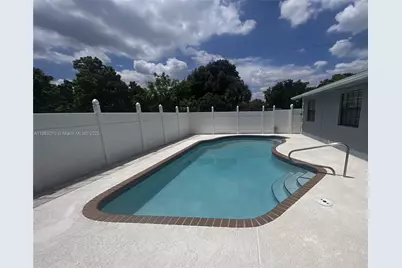 1590 SW 139th Ave, Davie, FL 33325 - Photo 17