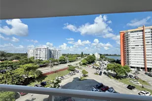 1351 NE Miami Gardens Dr, Miami, FL 33179 - Photo 3