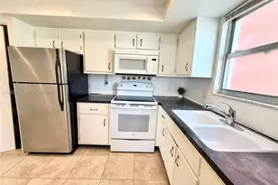 1351 NE Miami Gardens Dr, Miami, FL 33179 - Photo 5