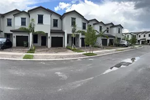 257 SW 159th Ct, Pembroke Pines, FL 33027 - Photo 1