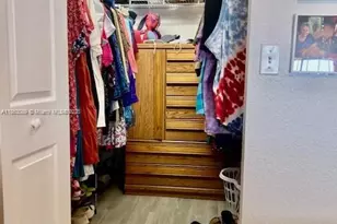 364 NE 25th Pl, Homestead, FL 33033 - Photo 3