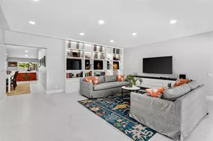 1410 Cleveland Rd, Miami Beach, FL 33141 - Photo 1