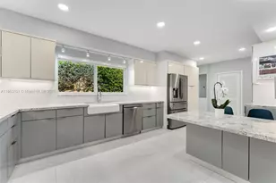 1410 Cleveland Rd, Miami Beach, FL 33141 - Photo 5