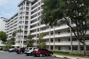 605 Oaks Dr, Pompano Beach, FL 33069 - Photo 1