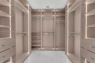 700 NE 24th St, Miami, FL 33137 - Photo 11