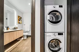 398 NE 5, Miami, FL 33132 - Photo 29