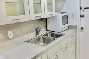 8400 Byron Ave, Miami Beach, FL 33141 - Photo 7