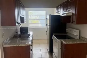 1100 NE 1st Ct, Hallandale Beach, FL 33009 - Photo 9