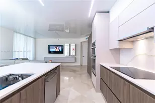 17555 Atlantic Blvd, Sunny Isles Beach, FL 33160 - Photo 27