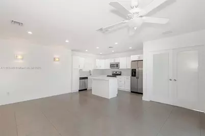 555 E Dania Beach Blvd #9, Dania Beach, FL 33004 - Photo 15