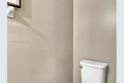 8926 W 35th Ct, Hialeah, FL 33018 - Photo 27