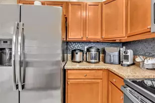 8926 W 35th Ct, Hialeah, FL 33018 - Photo 15