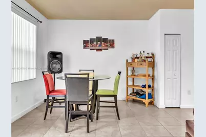 8926 W 35th Ct, Hialeah, FL 33018 - Photo 23