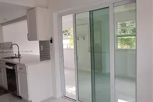 8436 Southampton Dr, Miramar, FL 33025 - Photo 11