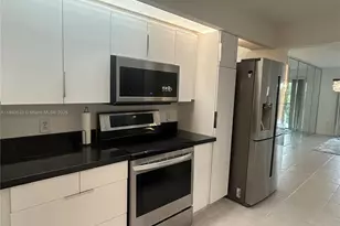 901 SW 141st Ave, Pembroke Pines, FL 33027 - Photo 1