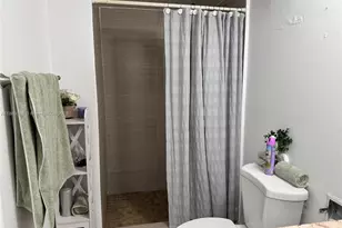 2075 NE 164th St, North Miami Beach, FL 33162 - Photo 13