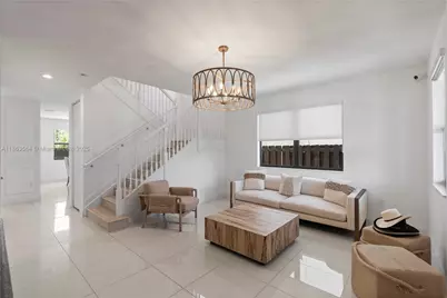 9974 NW 86th Ter, Doral, FL 33178 - Photo 3