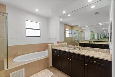 9974 NW 86th Ter, Doral, FL 33178 - Photo 39